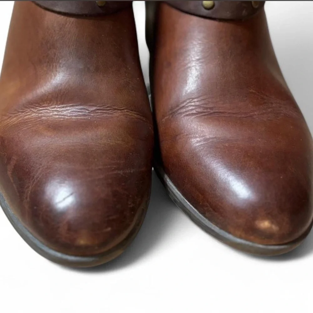 Clark’s Stylish Brown Ankle Booties